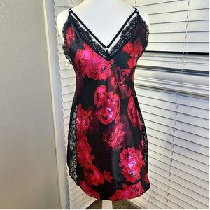 Y2K Victoria’s Secret slip dress